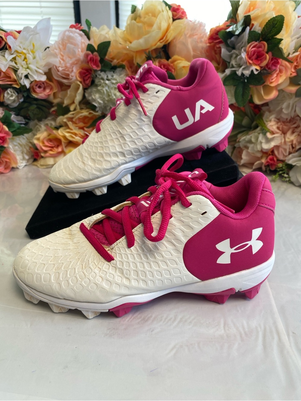 Under Armour Glyde 2.0 RM Jr Softball Cleats White Pink Girls Size 3.5Y